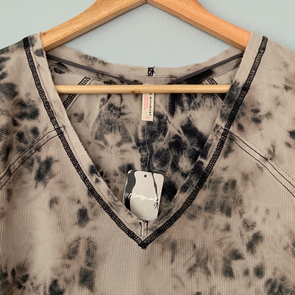 Free People • NWT Main Squeeze Tie Dyed Black Gray Cream Tee Top Size XS - Picture 3 of 11